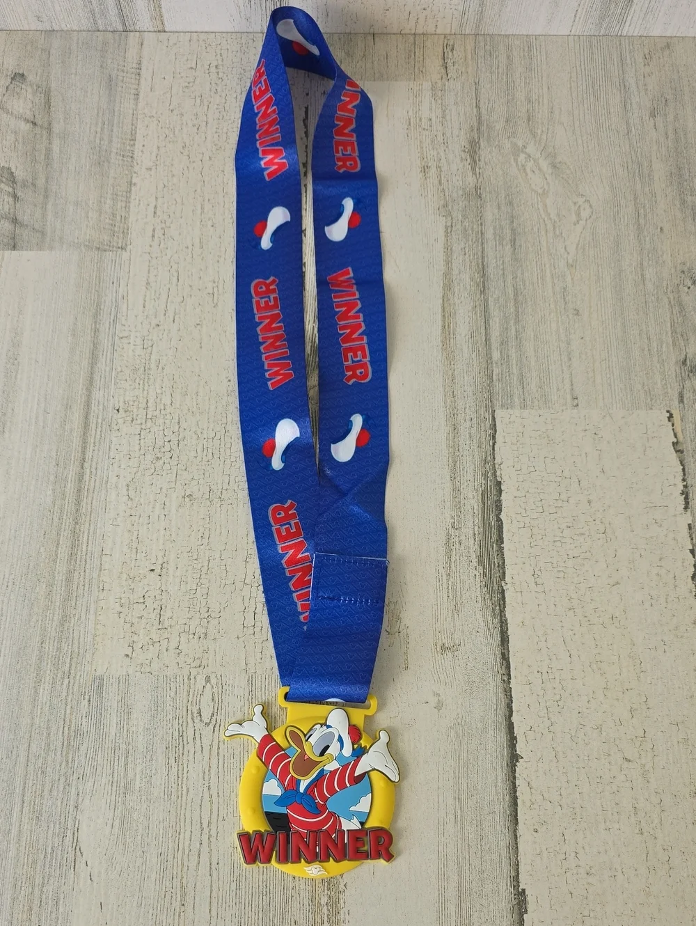 Disney Cruise Line Donald Duck Winner Rubber Medal Lanyard Blue